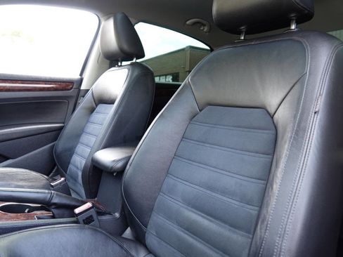 Used 2013 Volkswagen Passat TDI SEL Premium image 52