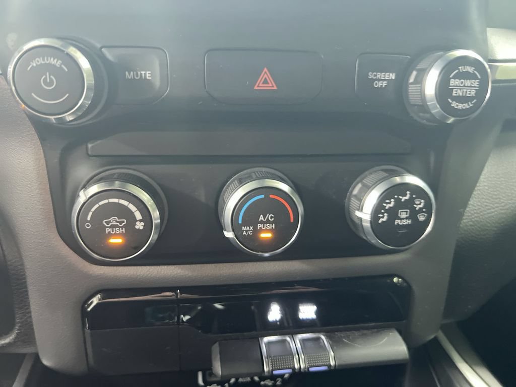 Used 2022 RAM 1500 Big Horn AWD/4WD image 16