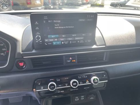 Certified 2025 Honda Pilot EX-L image 20