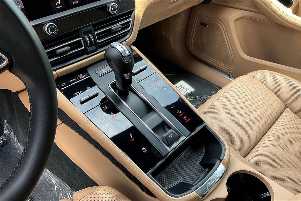 Used 2022 Porsche Macan S AWD/4WD image 17