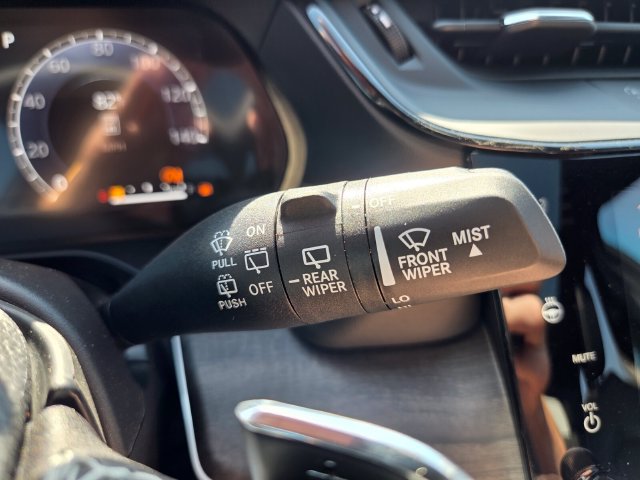 New 2026 Jeep Grand Cherokee Limited w/ Luxury Tech Group II RWD image 29