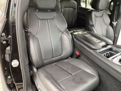Used 2022 Jeep Wagoneer Series II AWD/4WD image 35