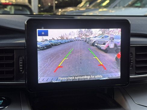 Certified 2022 Ford Explorer XLT w/ Equipment Group 202A image 20