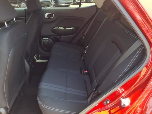 Certified 2025 Hyundai Venue SEL FWD image 15