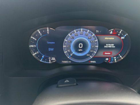 Used 2018 Cadillac Escalade Luxury image 16