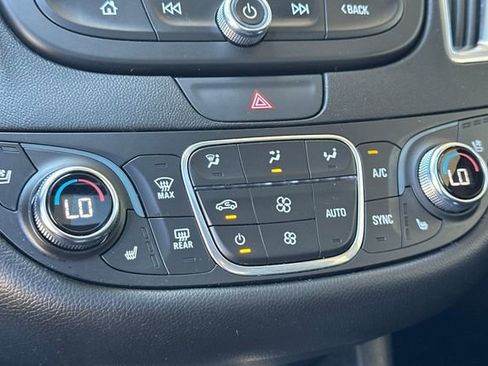 Used 2022 Chevrolet Malibu Premier FWD image 25