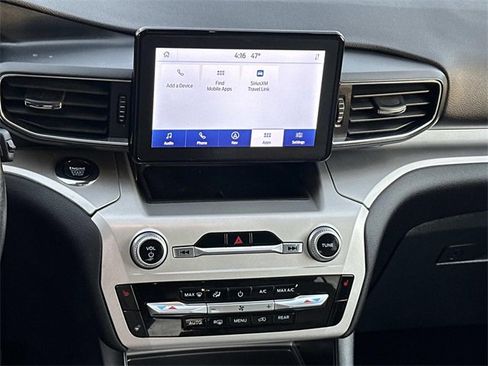 Used 2022 Ford Explorer XLT w/ Equipment Group 202A image 10