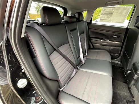 New 2025 Mitsubishi Outlander Sport SE image 9
