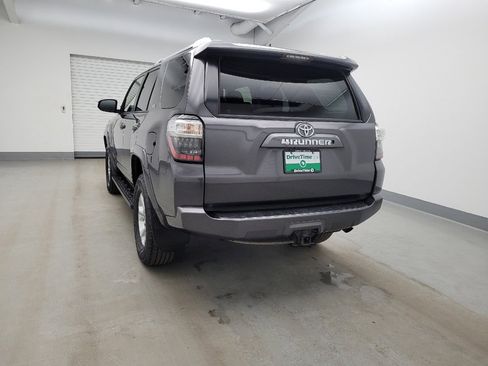 Used 2017 Toyota 4Runner SR5 image 6