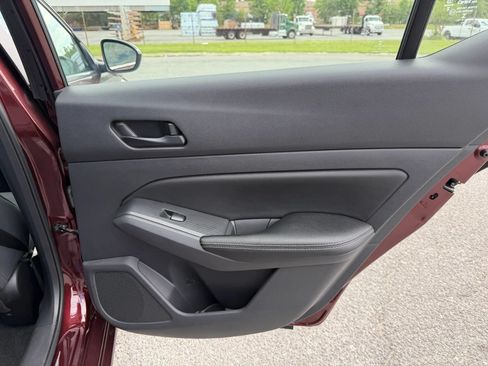 Used 2025 Nissan Altima 2.5 SV FWD image 24