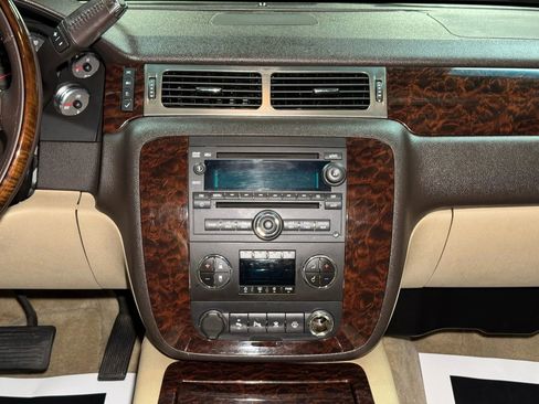 Used 2007 GMC Yukon Denali image 30