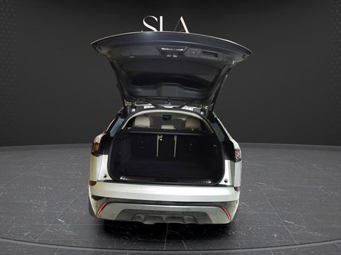 Used 2022 Land Rover Range Rover Velar R-Dynamic S image 7