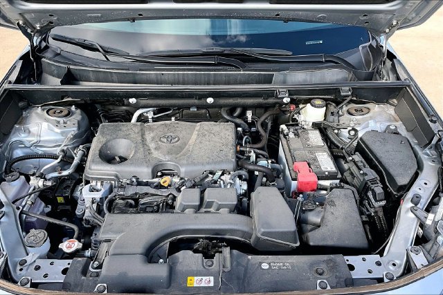 Used 2025 Toyota RAV4 LE AWD/4WD image 30