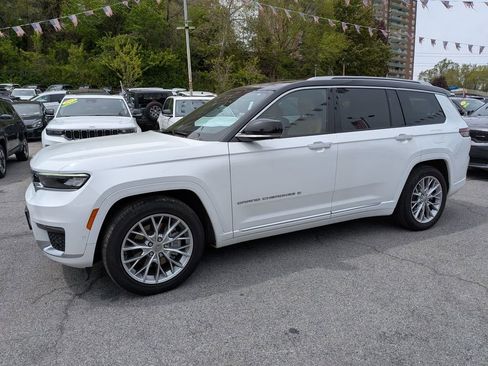 Used 2023 Jeep Grand Cherokee L Summit w/ Luxury Tech Group V AWD/4WD image 13