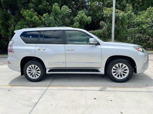 Used 2017 Lexus GX 460 Premium w/ Premium Package AWD/4WD image 8