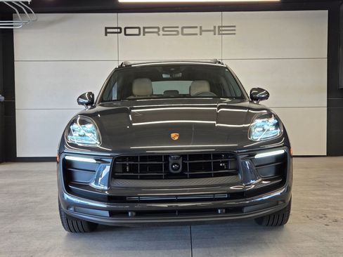 Certified 2026 Porsche Macan AWD/4WD image 27