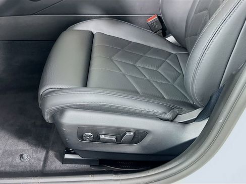 Used 2025 BMW 530i w/ M Sport Package image 20