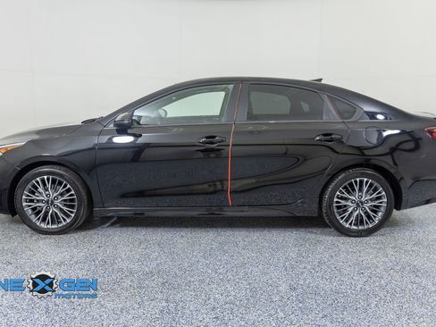 Used 2024 Kia Forte GT-Line w/ GT-Line Premium Package FWD image 4
