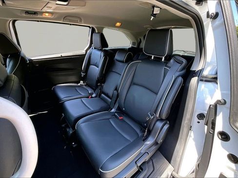 Used 2025 Honda Odyssey Elite image 18