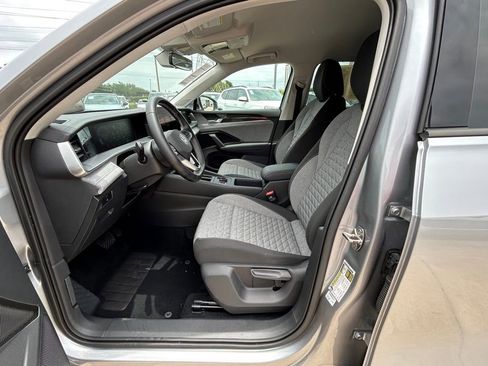 Certified 2025 Volkswagen Tiguan S FWD image 15