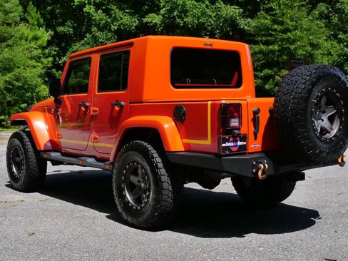 Used 2015 Jeep Wrangler Unlimited Sahara w/ Max Tow Package AWD/4WD image 7