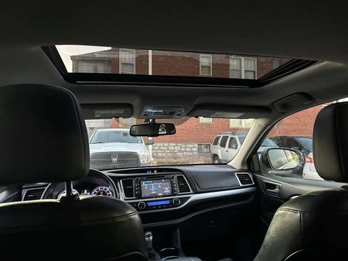 Used 2016 Toyota Highlander XLE image 19