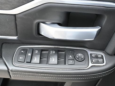 Used 2024 RAM 2500 Big Horn AWD/4WD image 12