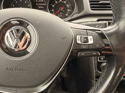 Used 2017 Volkswagen Passat 1.8T SE w/ SE Lighting Package FWD image 18
