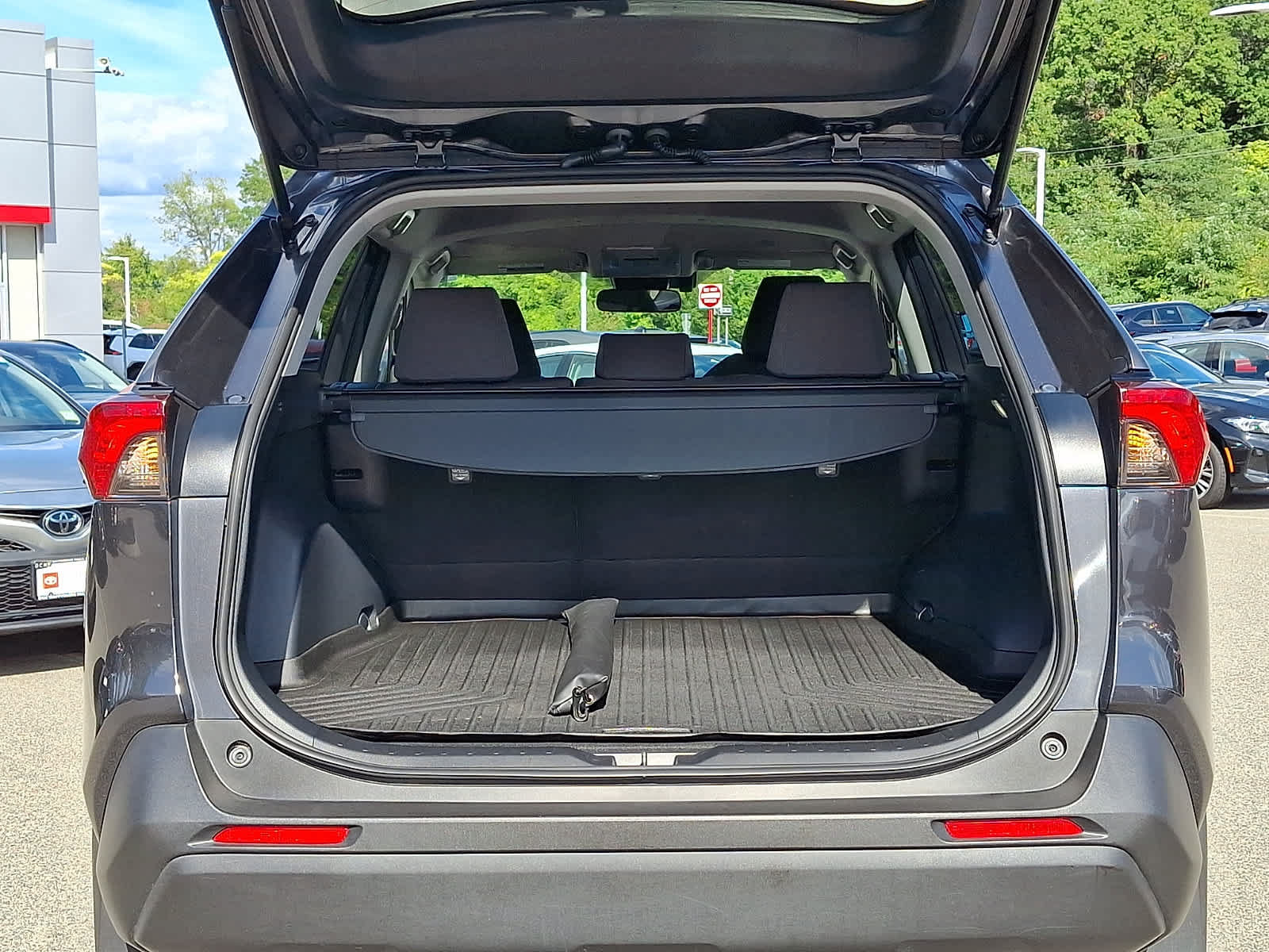 Certified 2025 Toyota RAV4 XLE w/ Weather Package AWD/4WD image 32