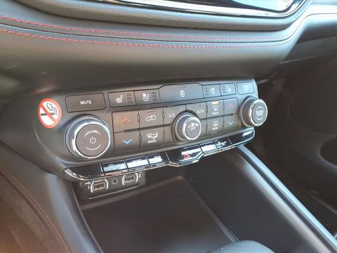 Used 2024 Dodge Durango GT image 25