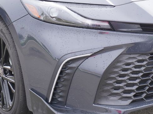 Used 2025 Toyota Camry SE w/ Convenience Package image 3