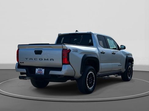 Used 2025 Toyota Tacoma TRD Off-Road w/ TRD Off Road Premium Package image 5