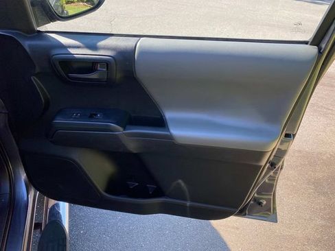 Used 2022 Toyota Tacoma SR RWD image 34