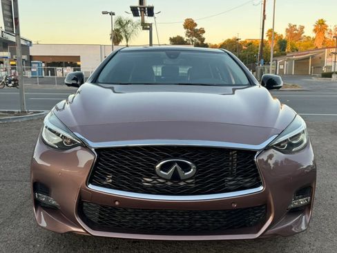 Used 2018 INFINITI QX30 Sport w/ Cargo Package FWD image 5