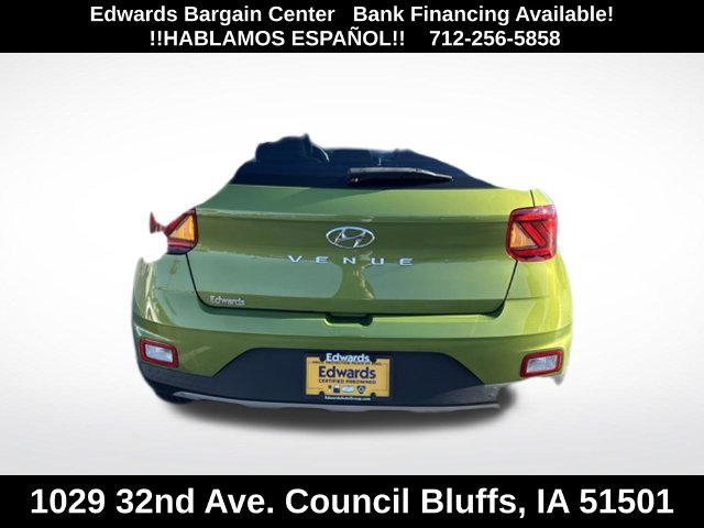 Used 2023 Hyundai Venue SE FWD image 6
