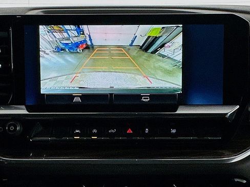 Used 2025 Chevrolet Silverado 1500 LT image 15