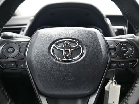 Used 2024 Toyota Camry SE FWD image 7