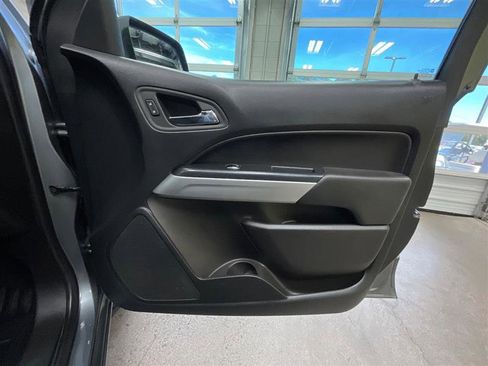 Used 2022 Chevrolet Colorado LT w/ Fleet Safety Package image 18