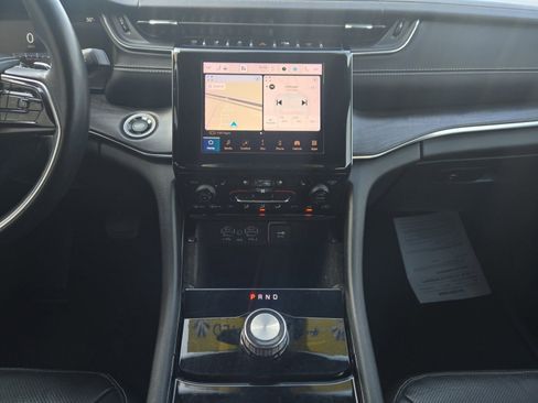 Used 2022 Jeep Grand Cherokee Overland image 11