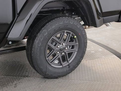 New 2026 Jeep Gladiator Sport AWD/4WD image 14