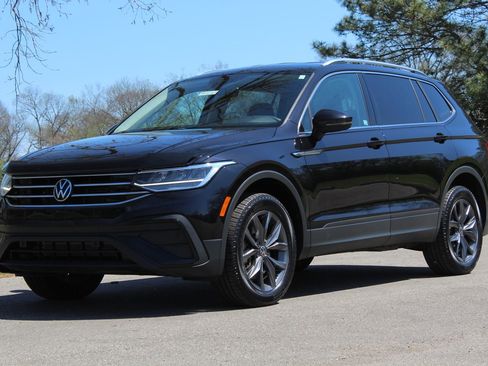 Used 2022 Volkswagen Tiguan SE AWD/4WD image 4