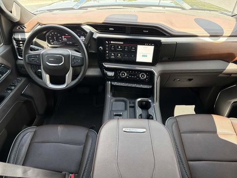 Used 2025 GMC Sierra 2500 Denali w/ Denali Reserve Package AWD/4WD image 2