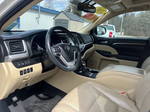 Used 2016 Toyota Highlander Limited Platinum image 15