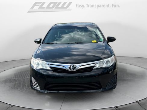 Used 2014 Toyota Camry LE FWD image 3