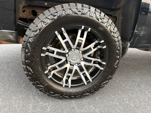 Used 2017 Chevrolet Silverado 1500 LT w/ Texas Edition image 31