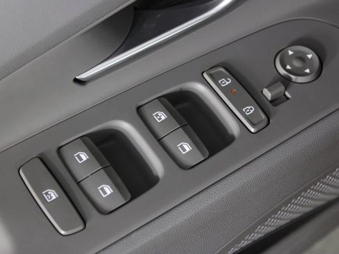 Certified 2025 Hyundai Elantra Sport image 21