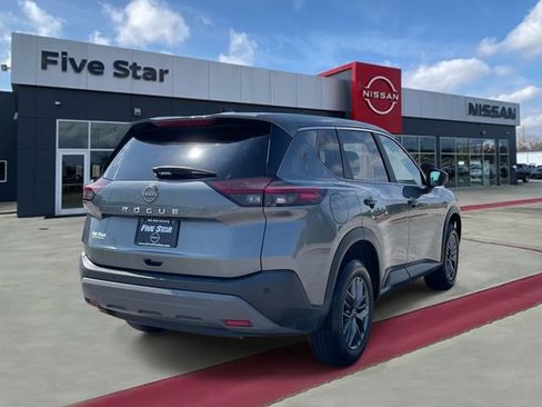 Used 2023 Nissan Rogue S FWD image 6