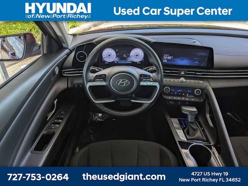 Used 2023 Hyundai Elantra SEL w/ Convenience Package FWD image 15