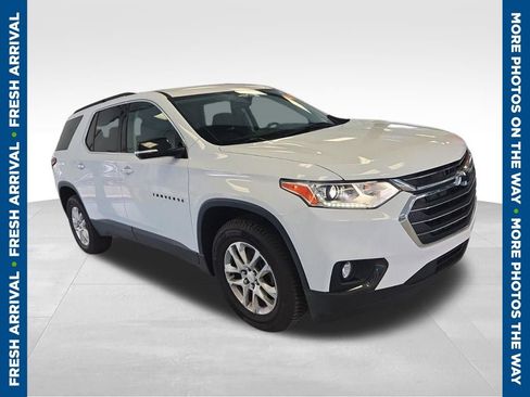 Used 2020 Chevrolet Traverse LT w/ LPO, Blackout Package AWD/4WD image 1