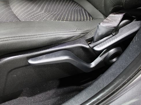 Used 2020 Dodge Journey SE w/ Blacktop Package image 4